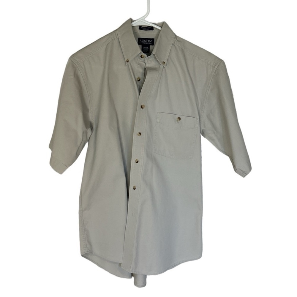 Austin brand men's khaki color short sleeve button down shirt size M